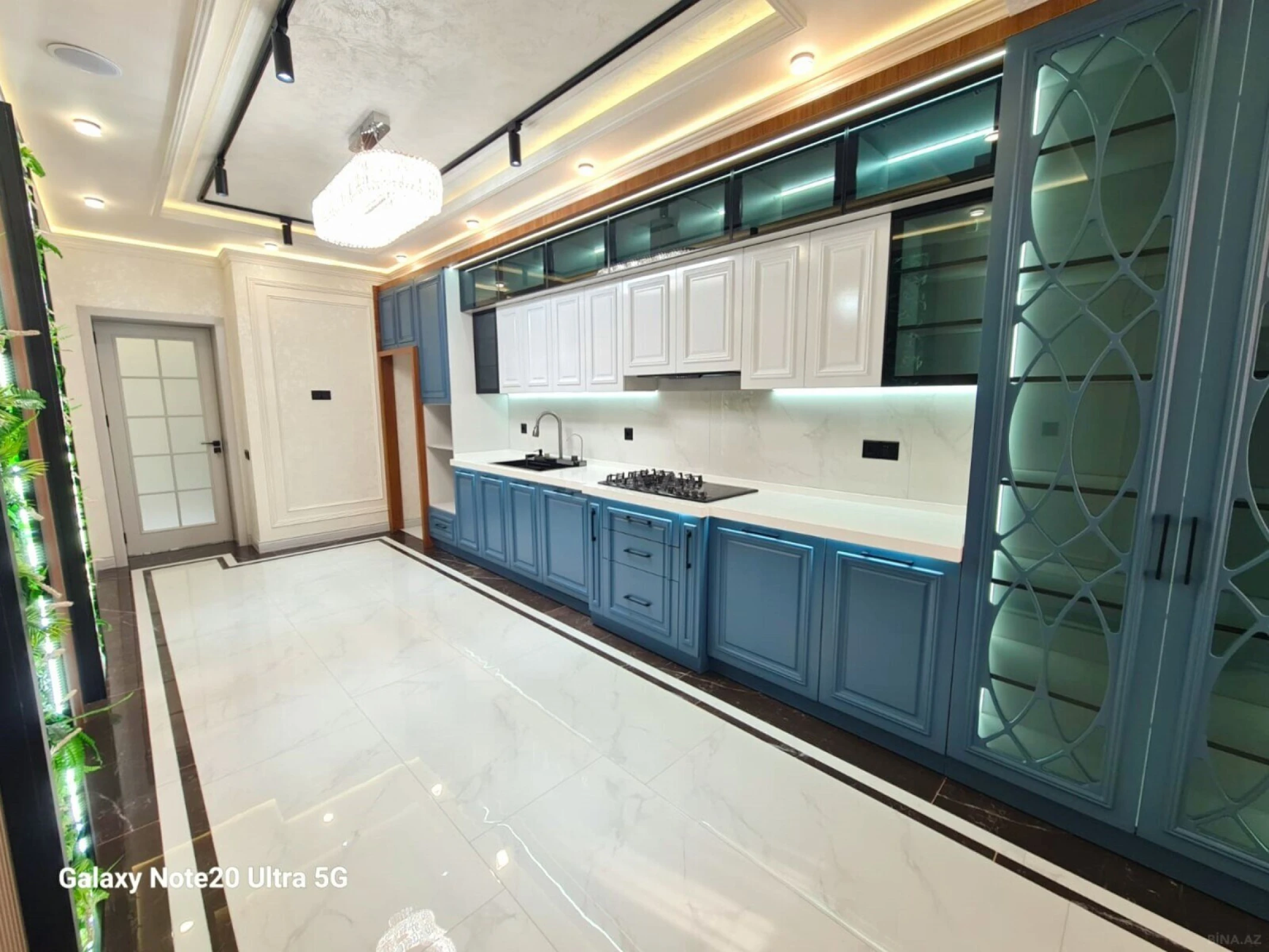 Satılır 3 otaqlı mənzil 160 m²