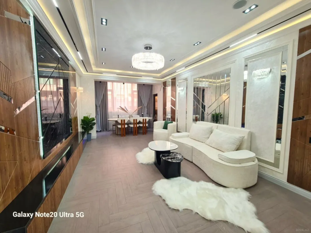 Satılır 3 otaqlı mənzil 160 m²