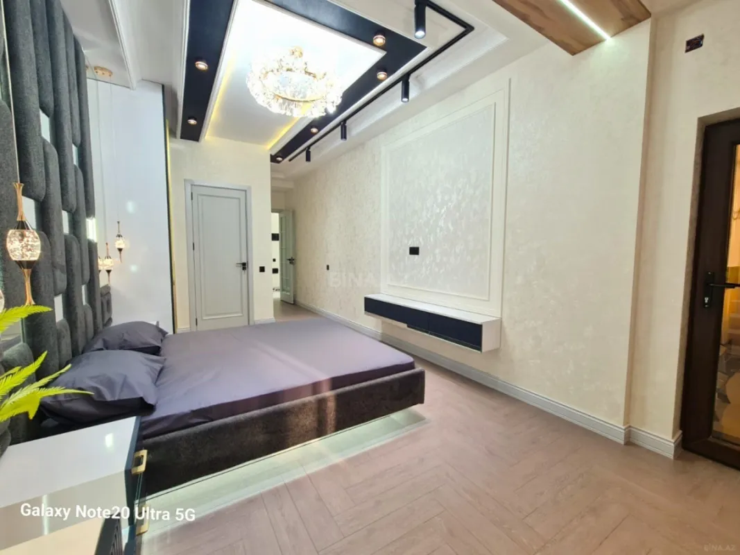 Satılır 3 otaqlı mənzil 160 m²