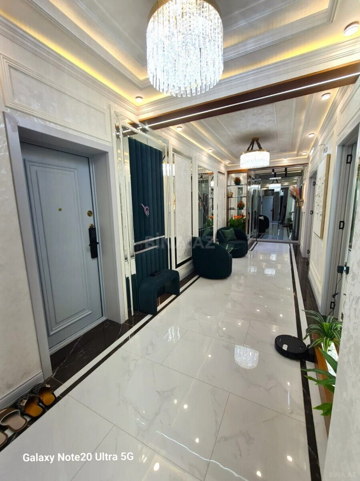 Satılır 3 otaqlı mənzil 160 m²