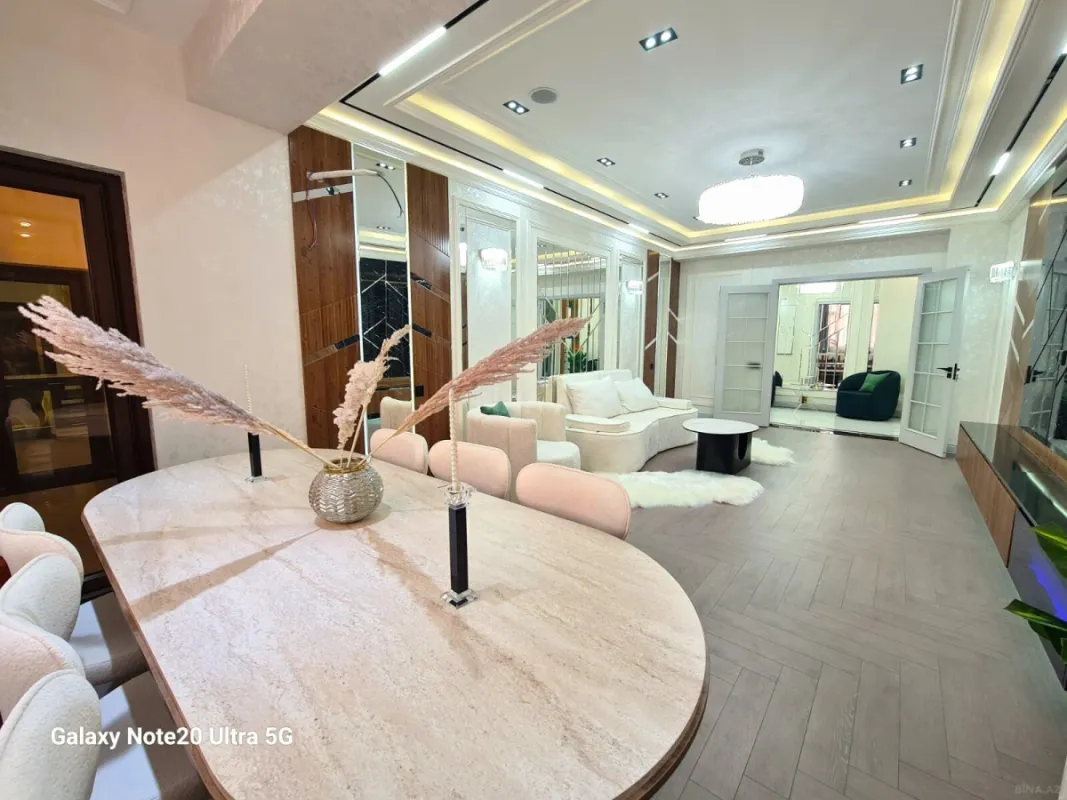 Satılır 3 otaqlı mənzil 160 m²