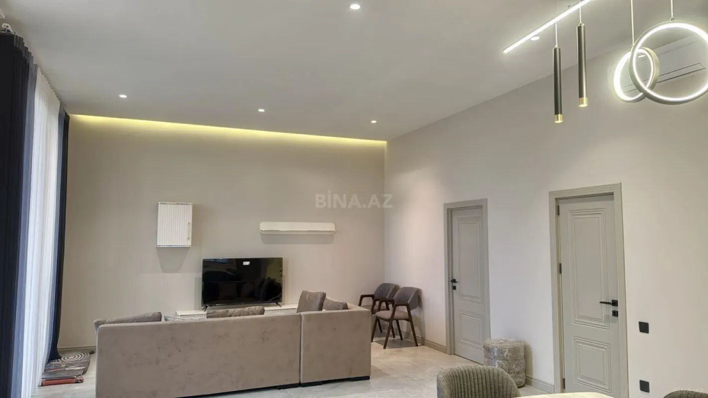 Satılır 5 otaqlı həyət evi 230 m²