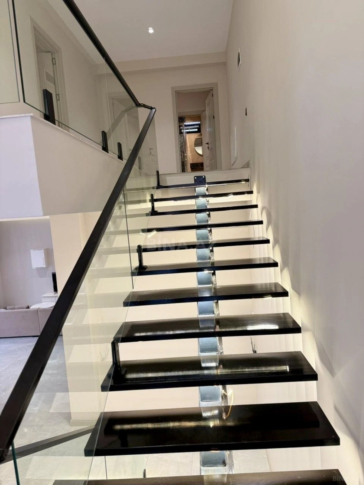 Satılır 5 otaqlı həyət evi 230 m²