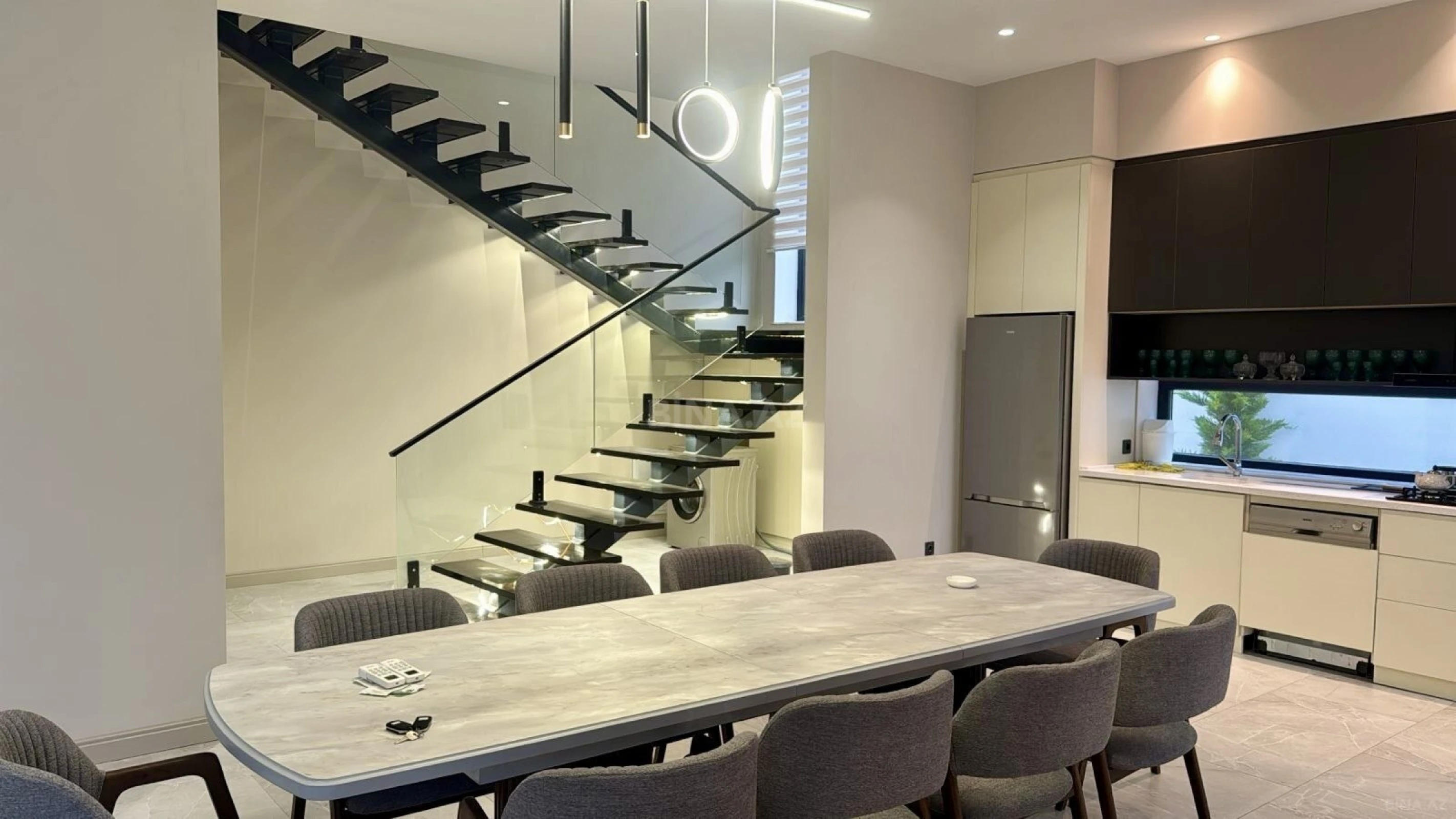 Satılır 5 otaqlı həyət evi 230 m²