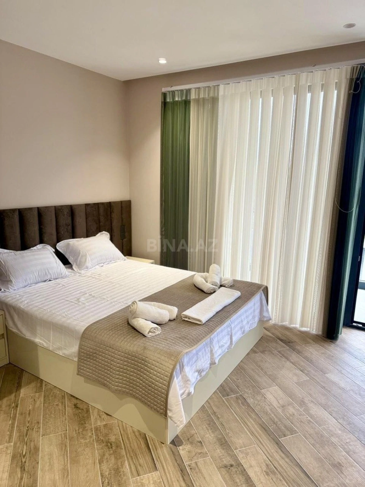 Satılır 5 otaqlı həyət evi 230 m²