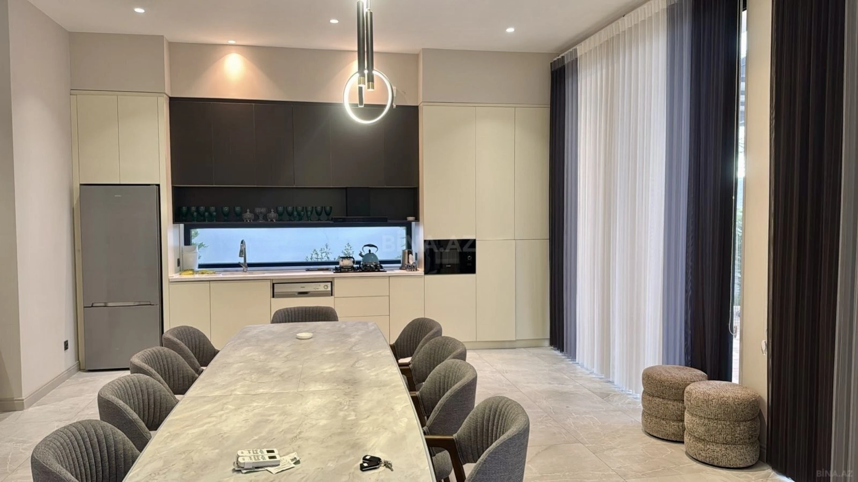 Satılır 5 otaqlı həyət evi 230 m²