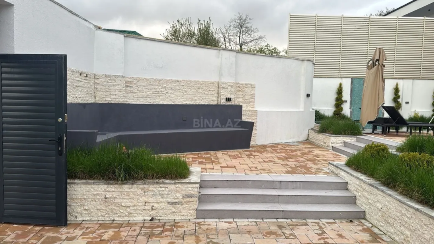 Satılır 5 otaqlı həyət evi 230 m²