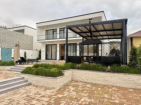 Satılır 5 otaqlı həyət evi 230 m²