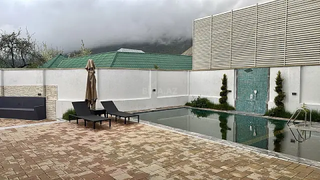 Satılır 5 otaqlı həyət evi 230 m²