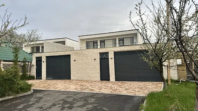 Satılır 5 otaqlı həyət evi 230 m² — Qəbələ 5 otaq 230.00 m²