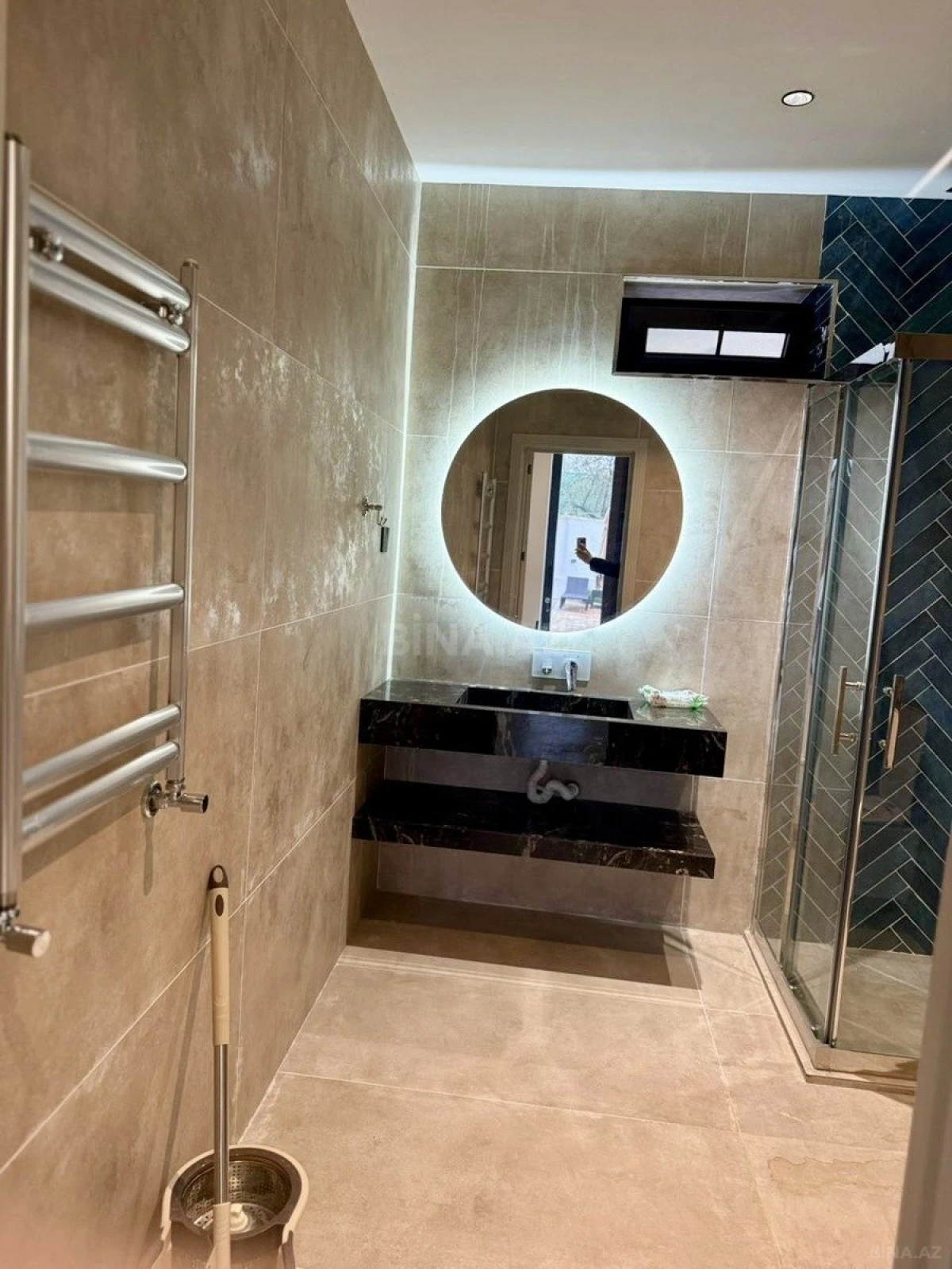 Satılır 5 otaqlı həyət evi 230 m²