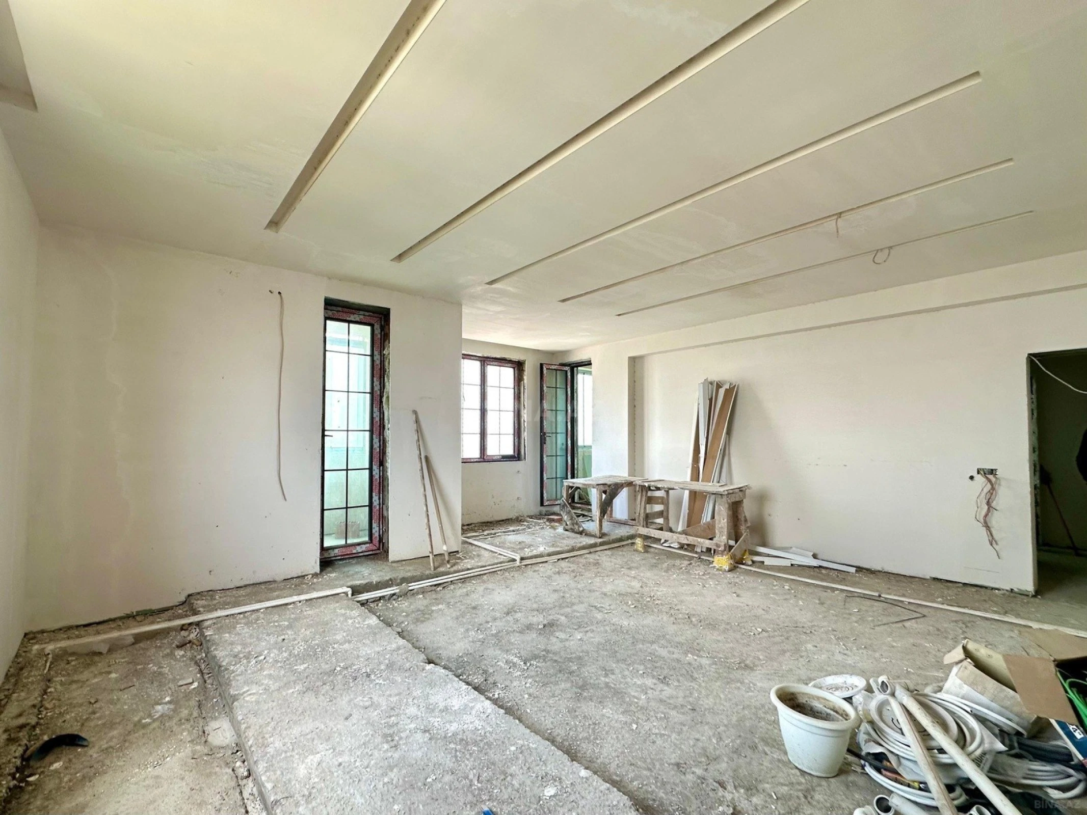 Satılır 3 otaqlı mənzil 145 m²