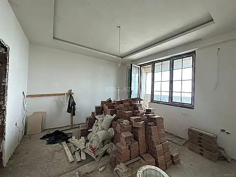 Satılır 3 otaqlı mənzil 145 m²