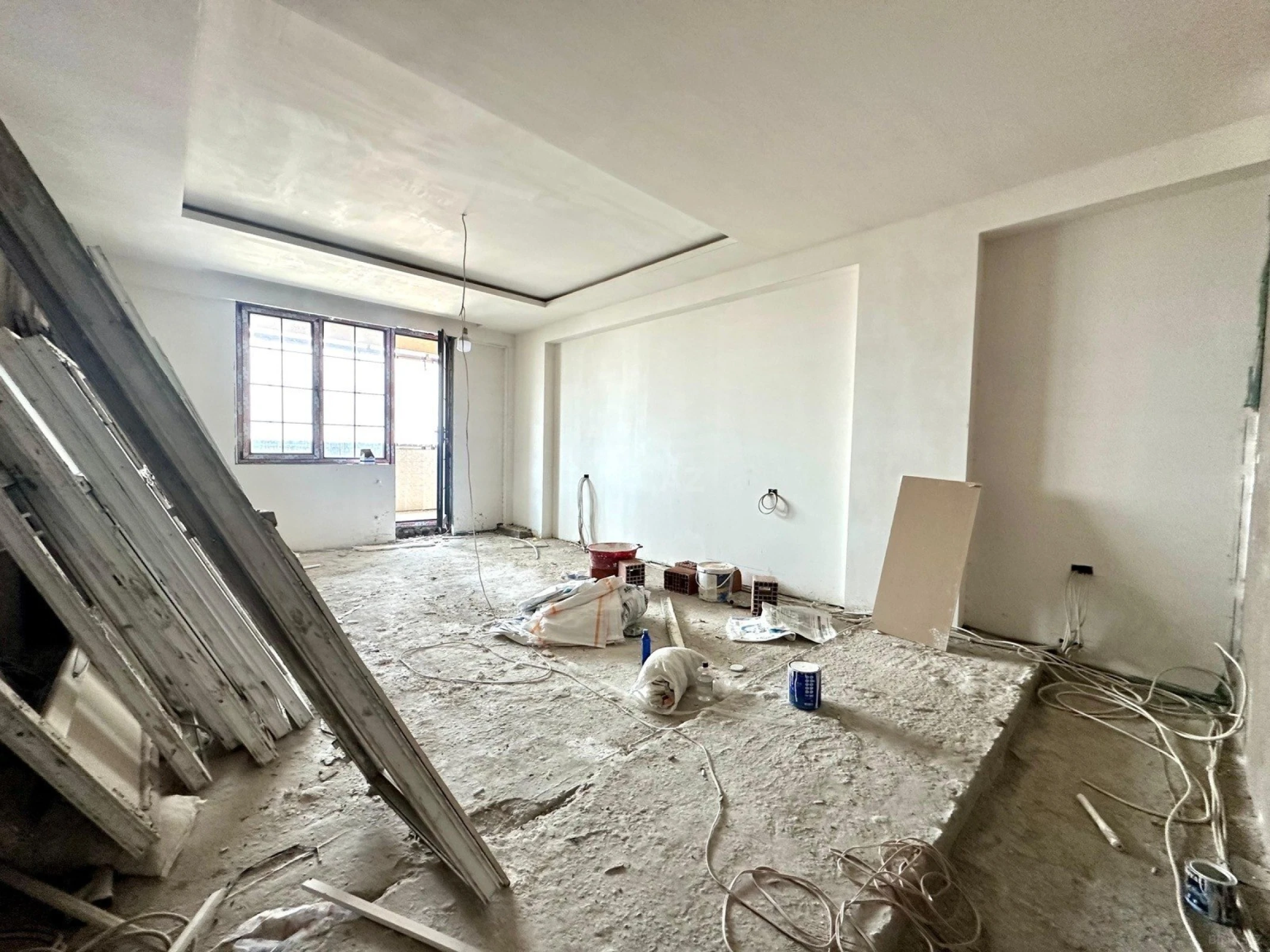 Satılır 3 otaqlı mənzil 145 m²