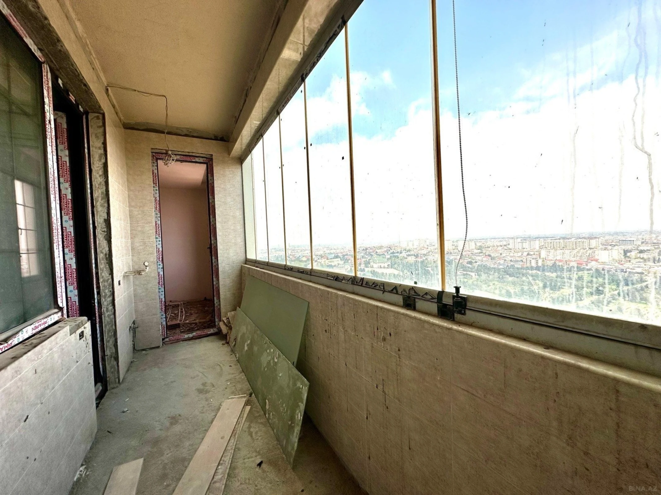 Satılır 3 otaqlı mənzil 145 m²
