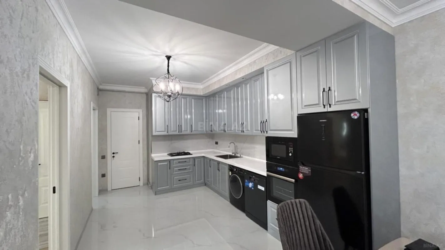 Kirayə verilir 3 otaqlı mənzil 109 m²
