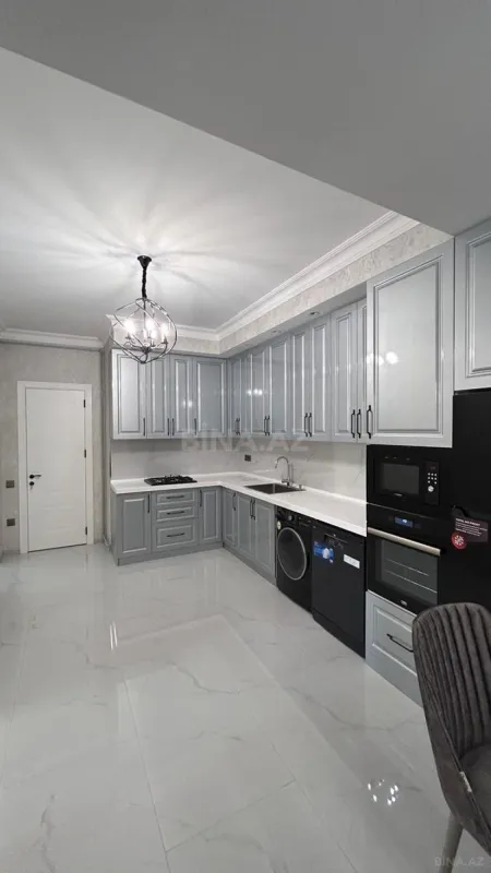 Kirayə verilir 3 otaqlı mənzil 109 m²