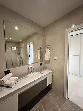 Kirayə verilir 2 otaqlı mənzil 100 m²