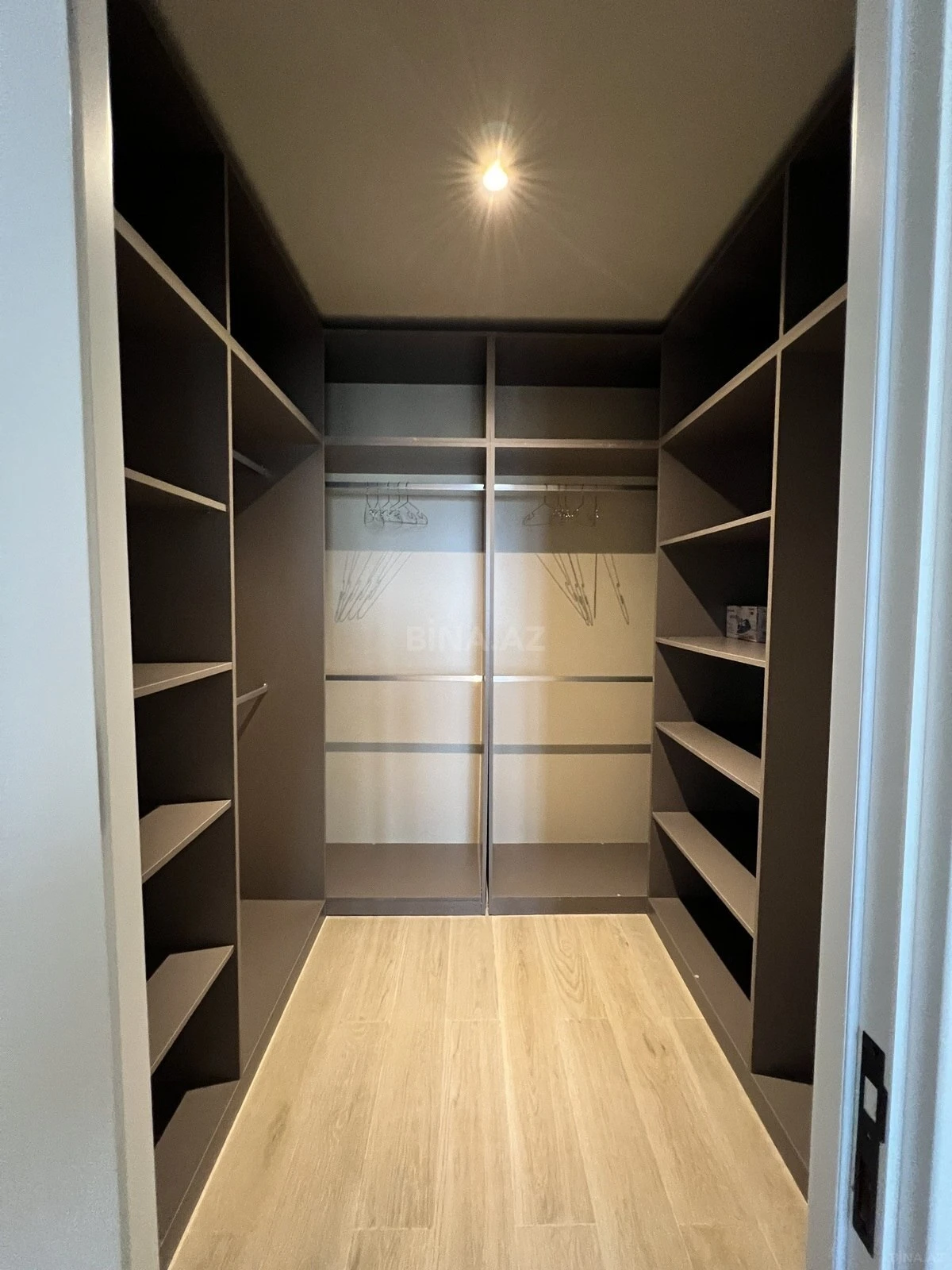 Kirayə verilir 2 otaqlı mənzil 100 m²