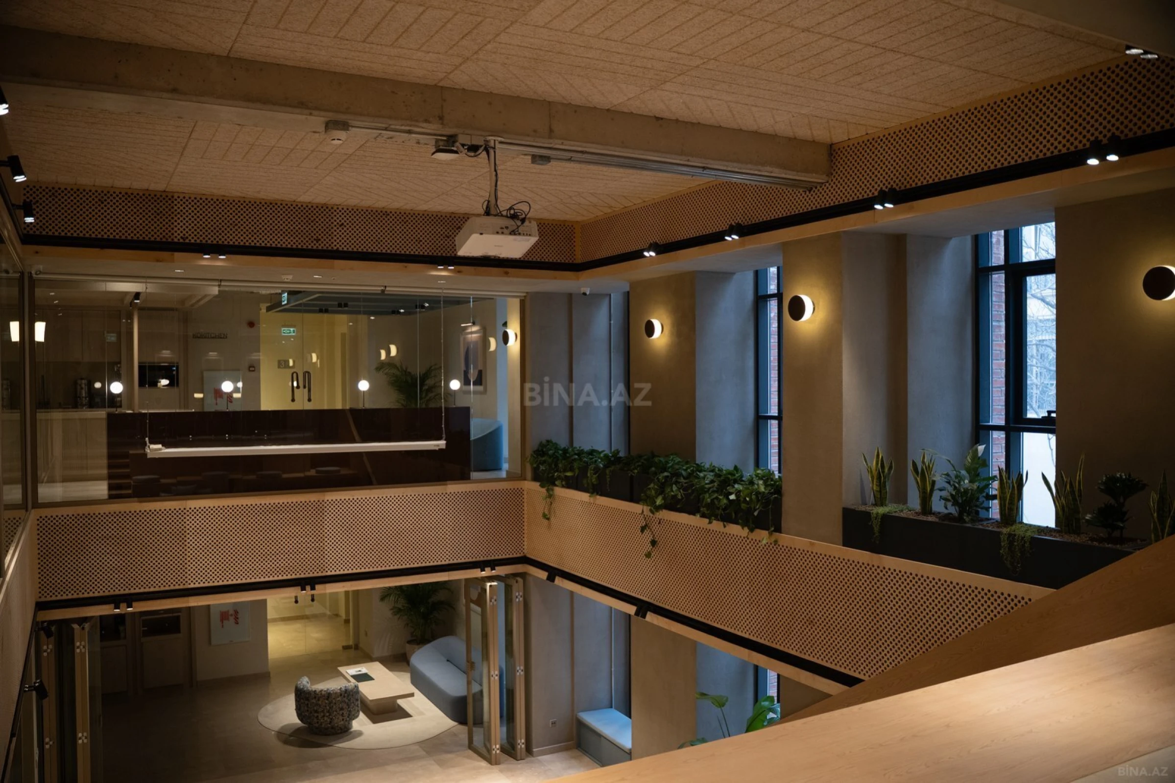 Kirayə verilir 5 otaqlı ofis 275 m²