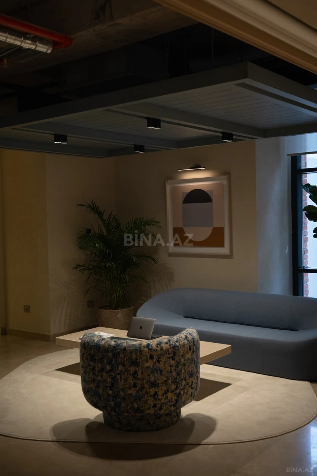 Kirayə verilir 2 otaqlı ofis 155 m²