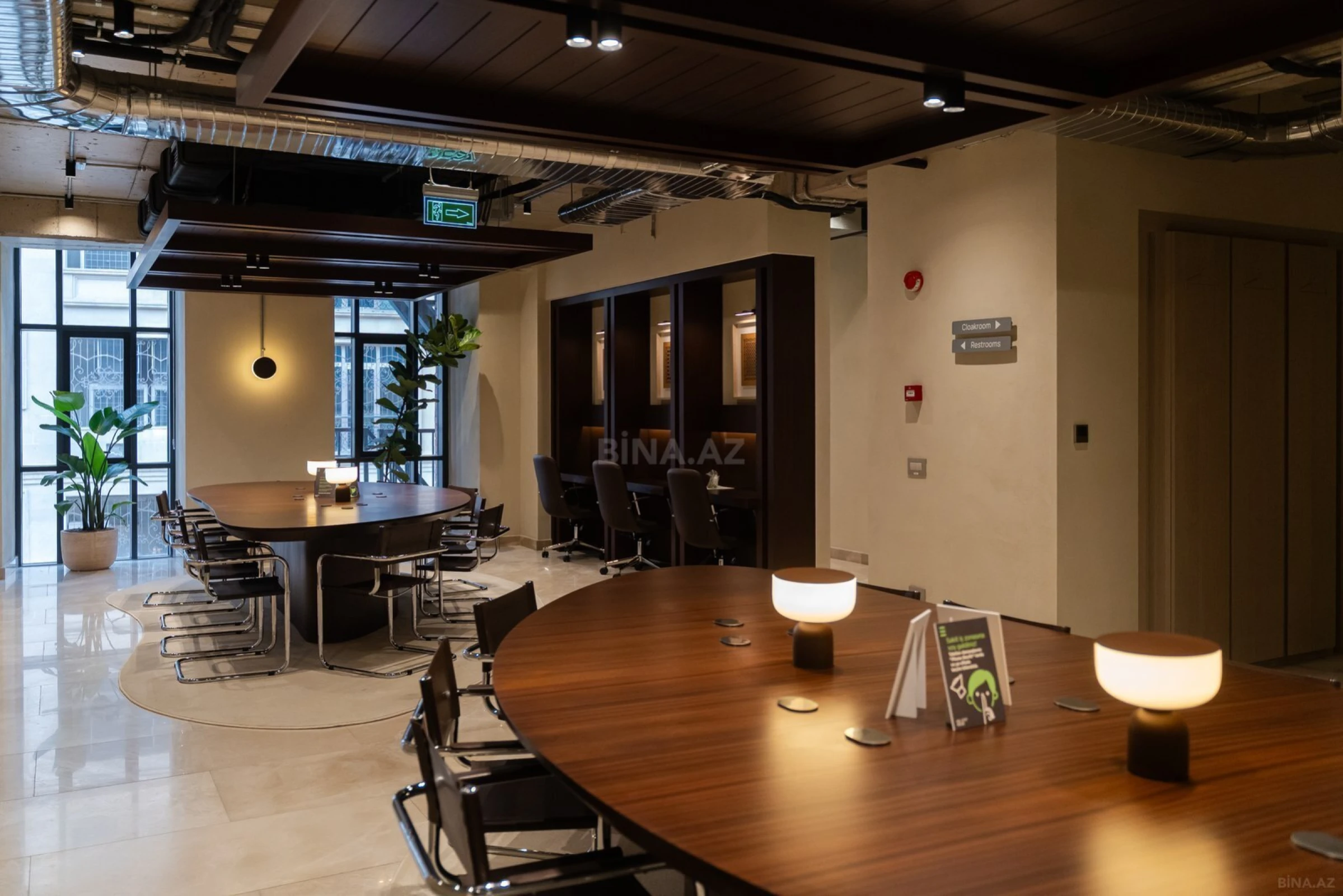 Kirayə verilir 2 otaqlı ofis 155 m²