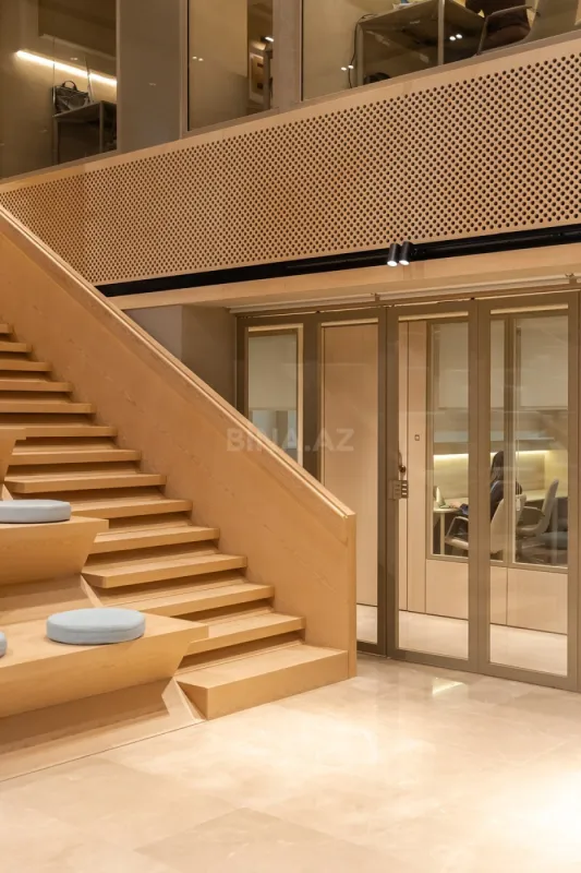 Kirayə verilir 2 otaqlı ofis 155 m²