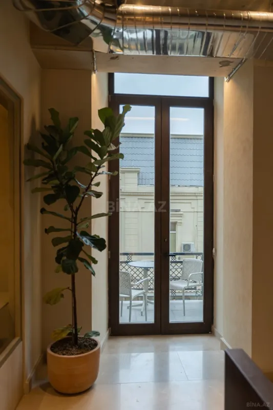 Kirayə verilir 2 otaqlı ofis 155 m²