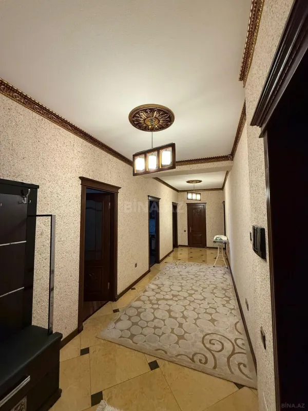 Satılır 3 otaqlı mənzil 110 m²
