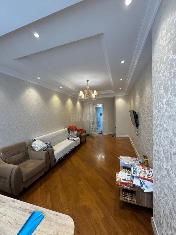 Kirayə verilir 3 otaqlı mənzil 145 m²