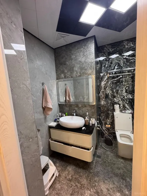 Kirayə verilir 3 otaqlı mənzil 145 m²