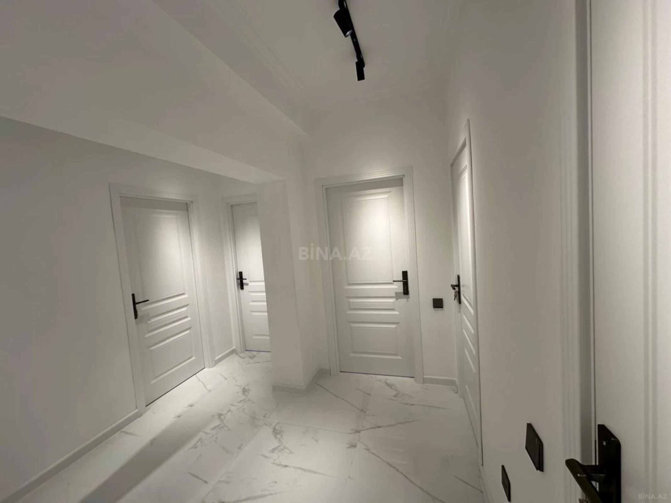 Satılır 2 otaqlı mənzil 100 m²