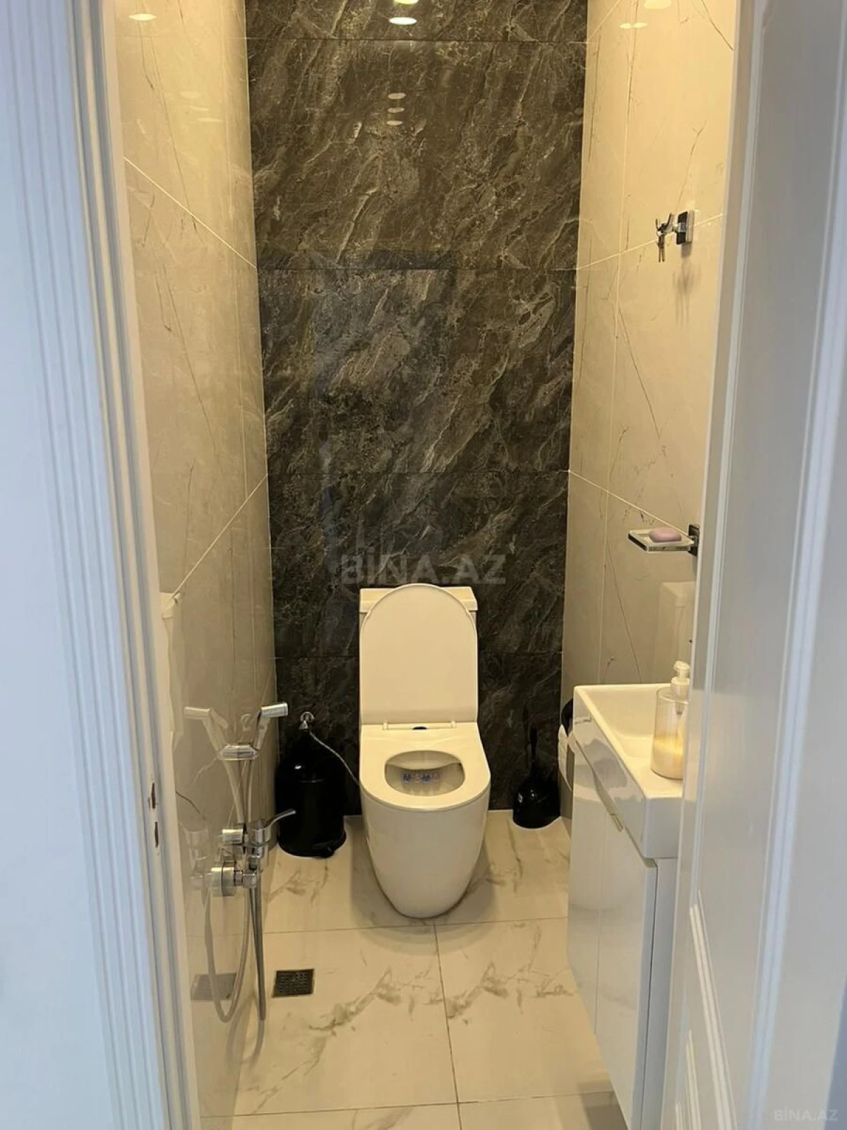 Satılır 2 otaqlı mənzil 100 m²