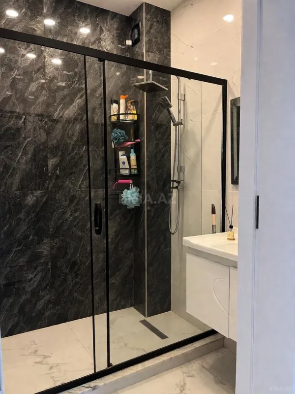 Satılır 2 otaqlı mənzil 101 m²
