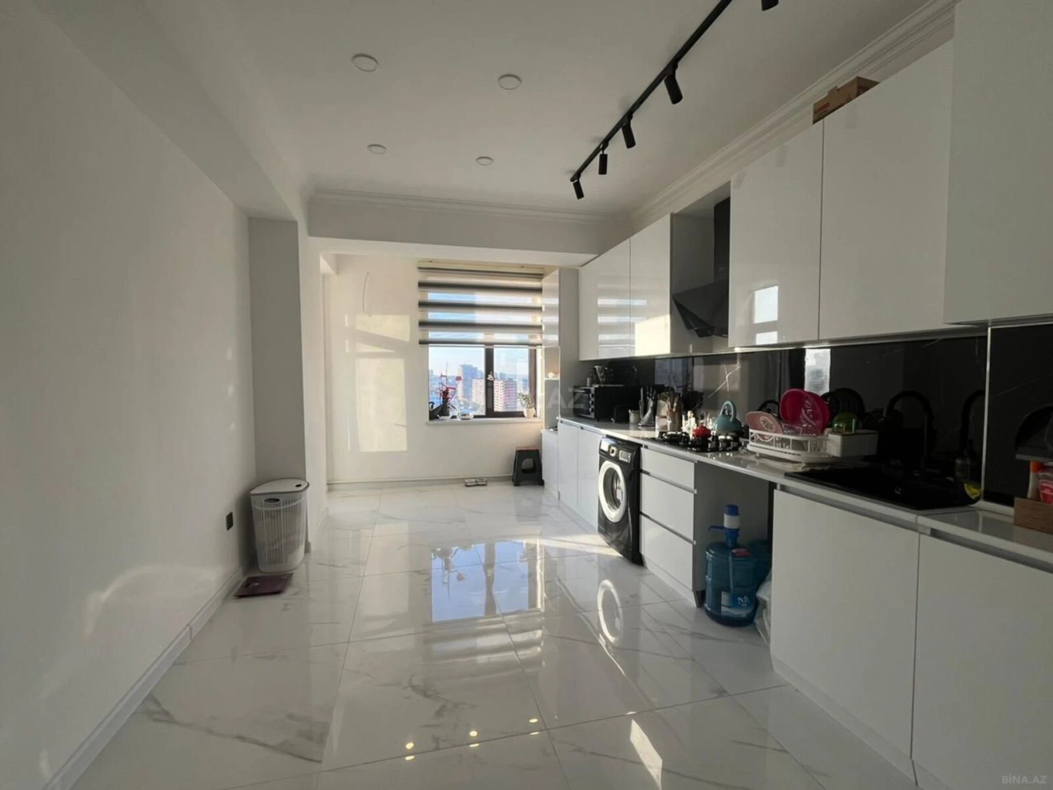 Satılır 2 otaqlı mənzil 101 m²