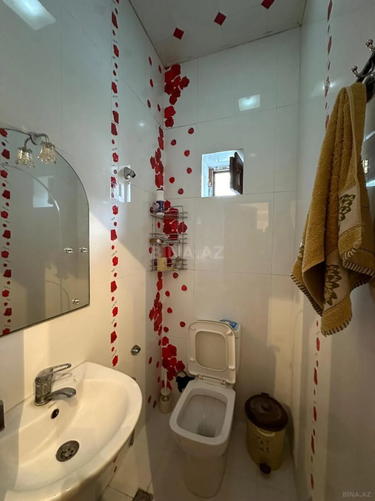 Kirayə verilir 8 otaqlı həyət evi 305 m²