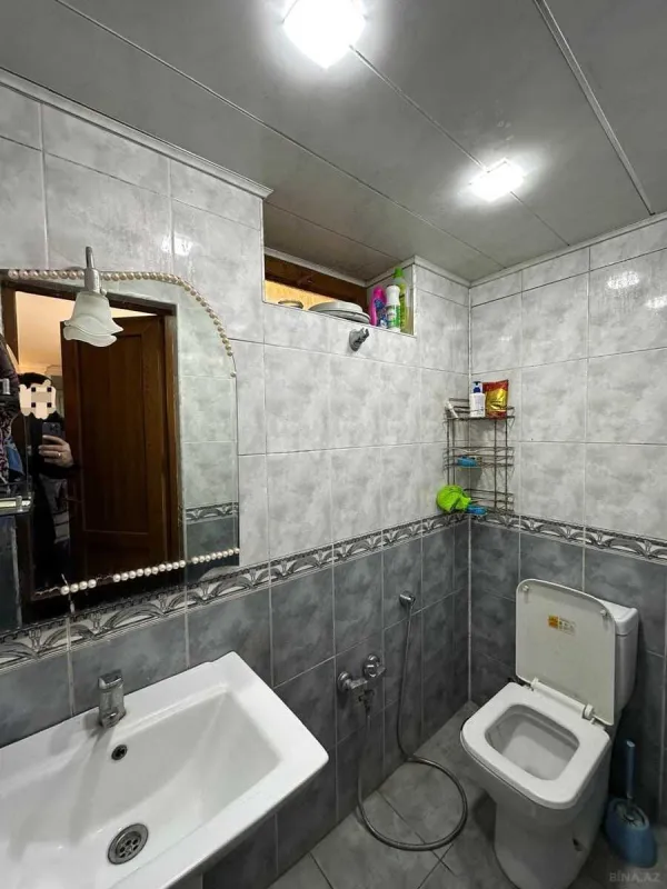 Kirayə verilir 8 otaqlı həyət evi 305 m²