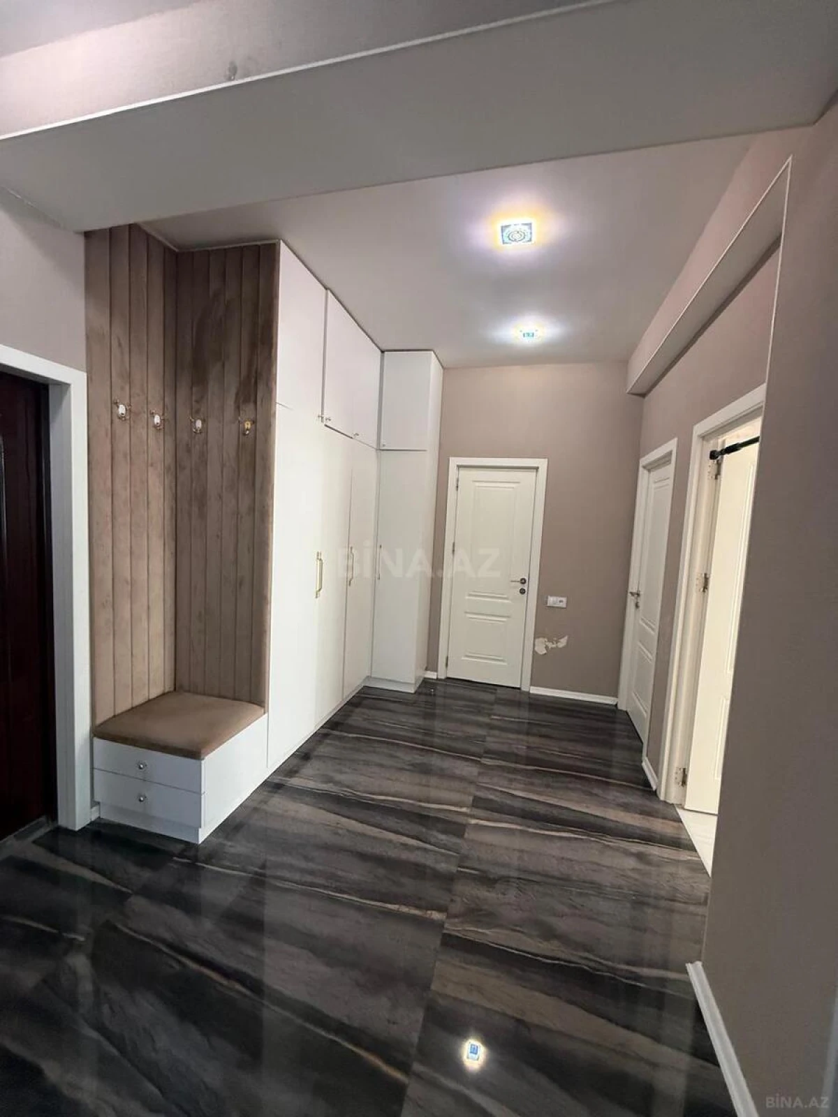 Satılır 3 otaqlı mənzil 95 m²