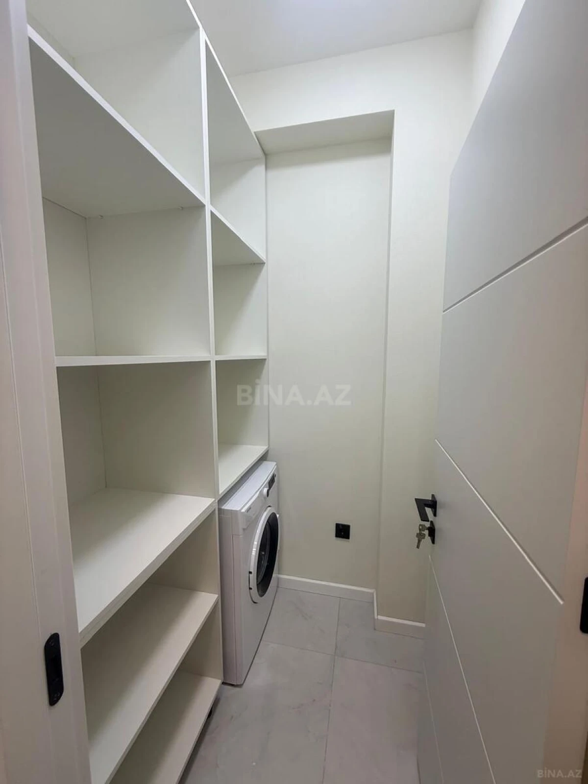 Satılır 2 otaqlı mənzil 78 m²