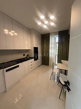 Satılır 2 otaqlı mənzil 78 m²