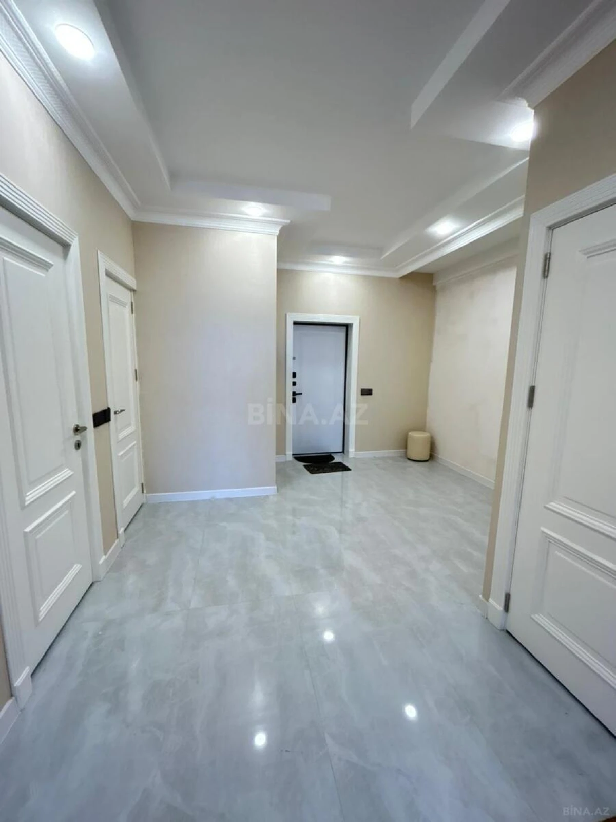 Satılır 3 otaqlı mənzil 98 m²