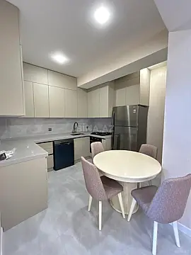 Satılır 3 otaqlı mənzil 98 m²