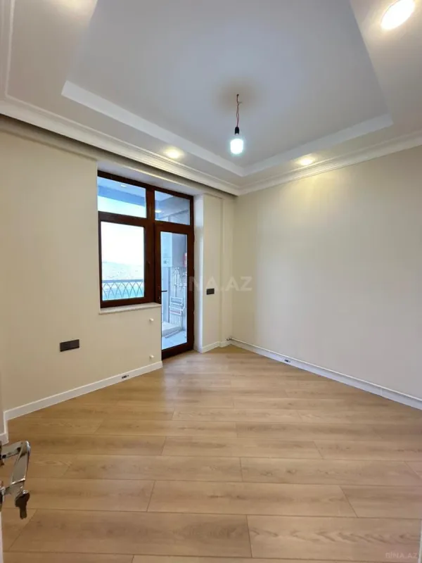 Satılır 3 otaqlı mənzil 98 m²
