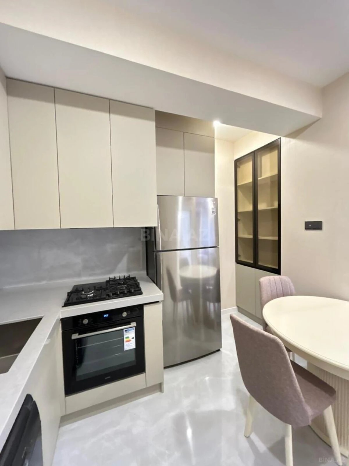 Satılır 3 otaqlı mənzil 98 m²