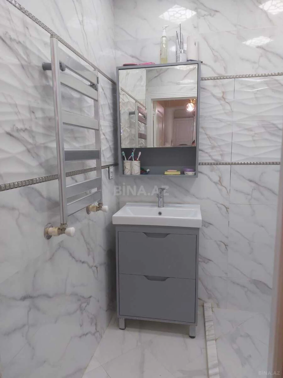Satılır 2 otaqlı mənzil 74 m²