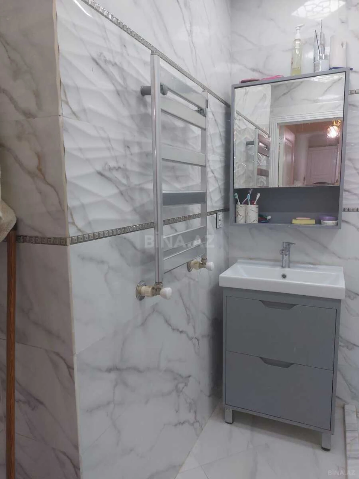 Satılır 2 otaqlı mənzil 74 m²
