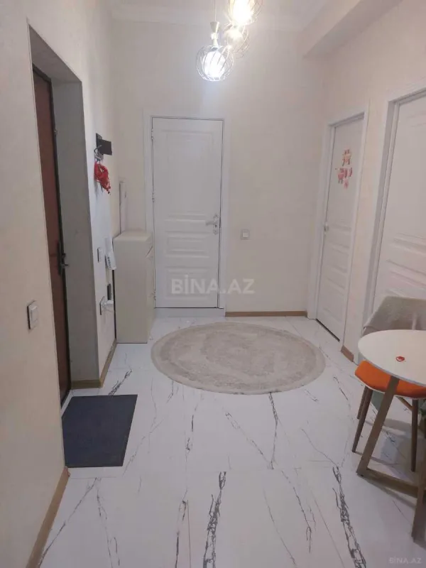 Satılır 2 otaqlı mənzil 74 m²