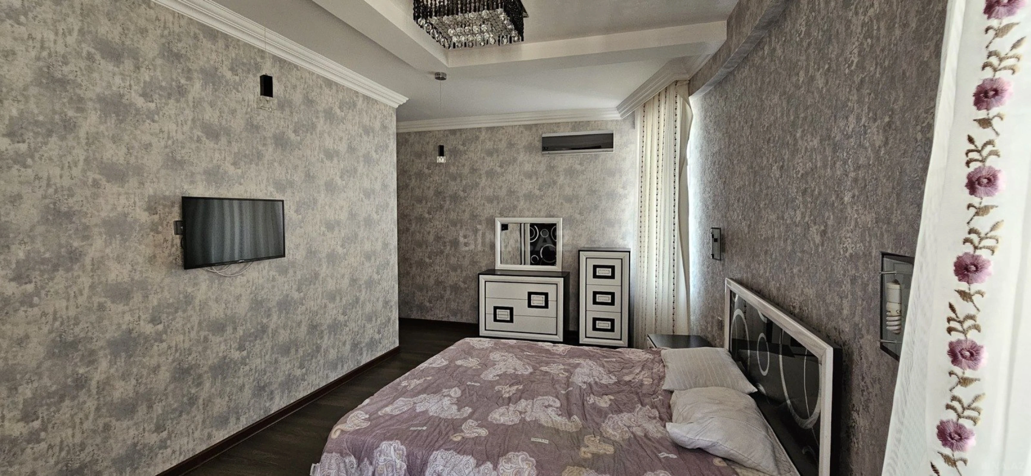 Kirayə verilir 4 otaqlı mənzil 180 m²