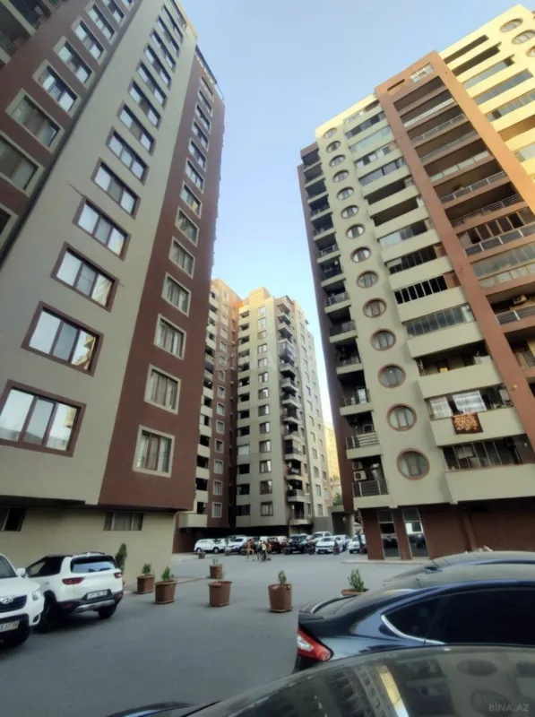 Satılır 3 otaqlı mənzil 125 m²