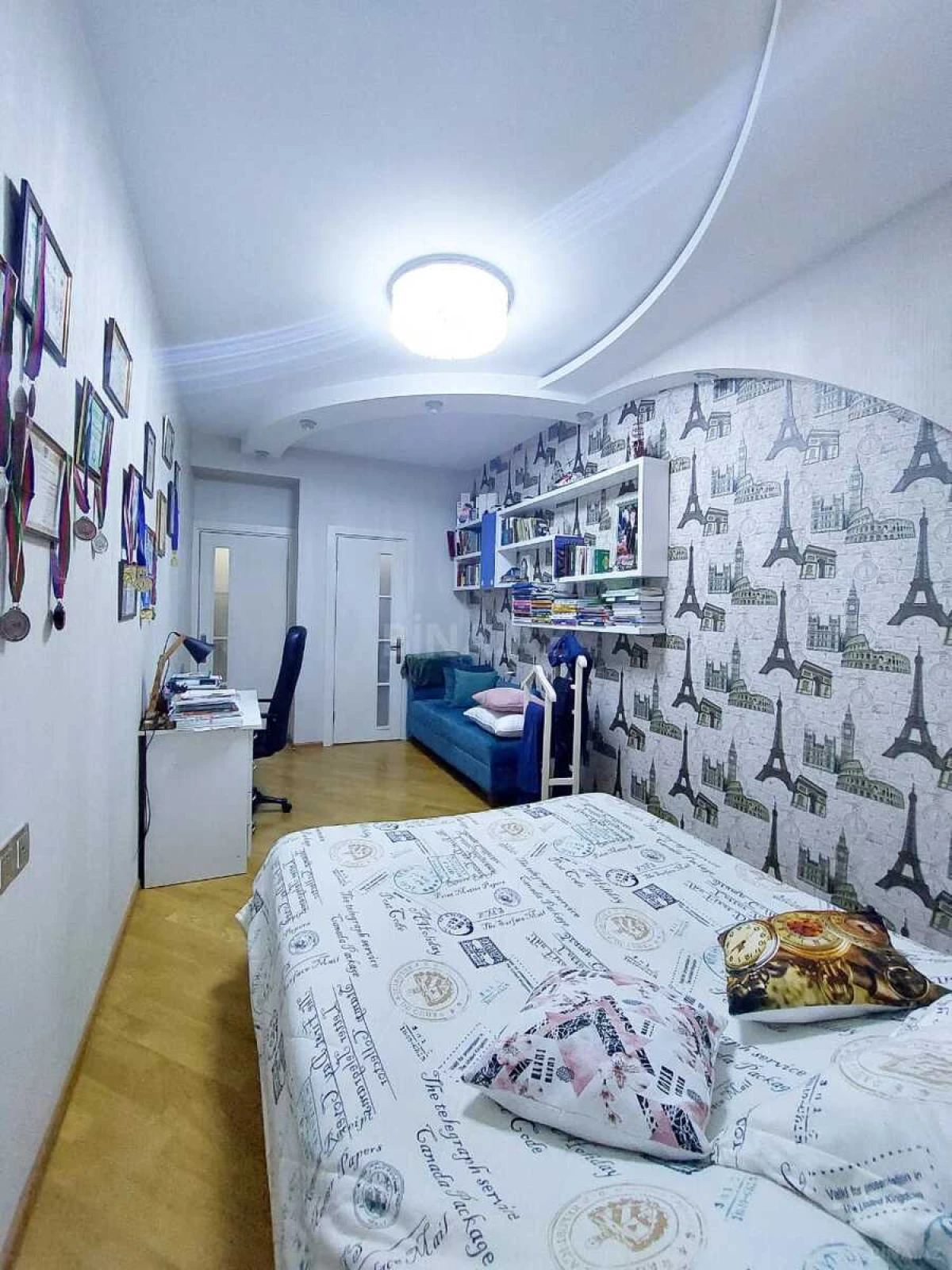 Satılır 3 otaqlı mənzil 135 m²